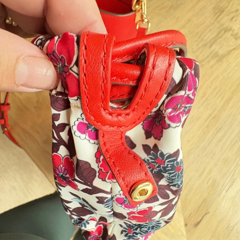 $328 TORY‎ BURCH Emerson Mini Bucket Bag Coral Leather Floral Insert Crossbody
